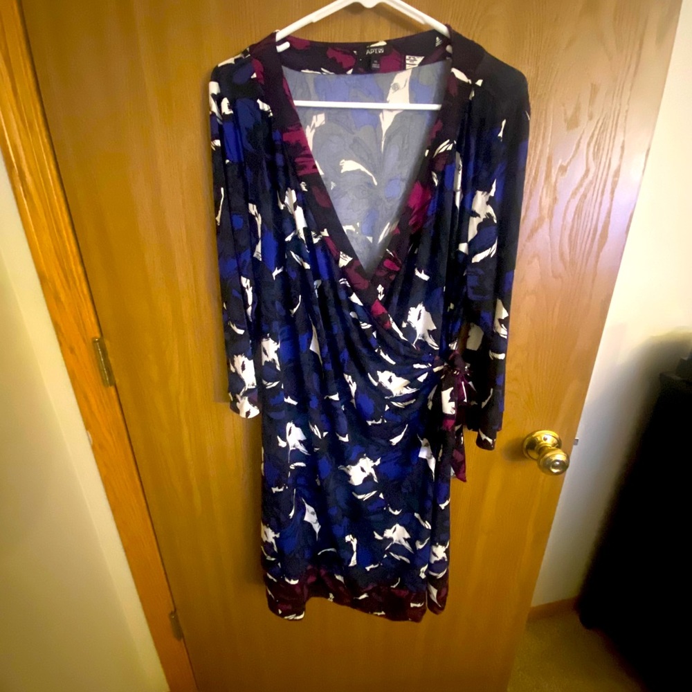Apt 9 wrap dress size XL